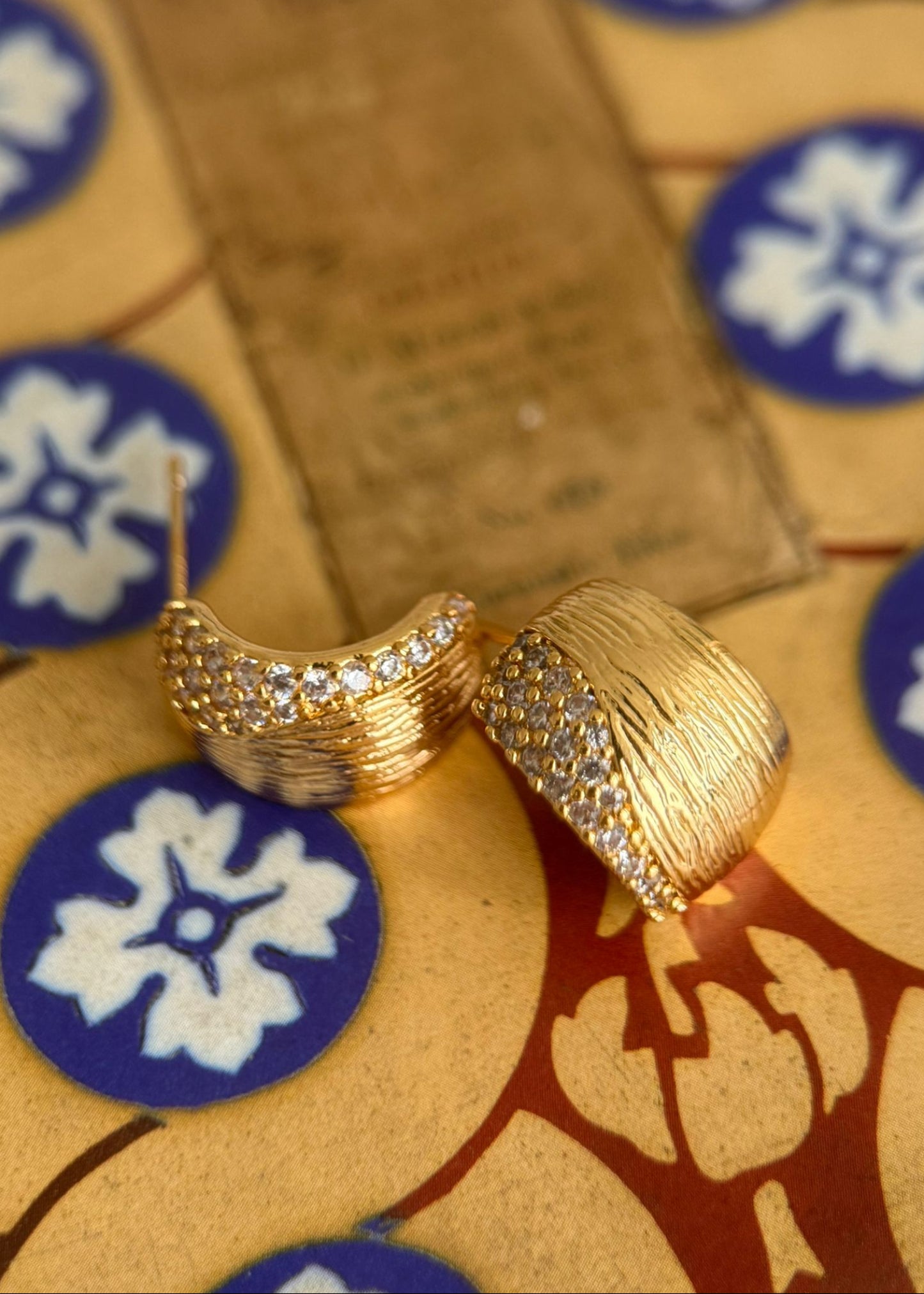 Muse Ohrstecker in Gold